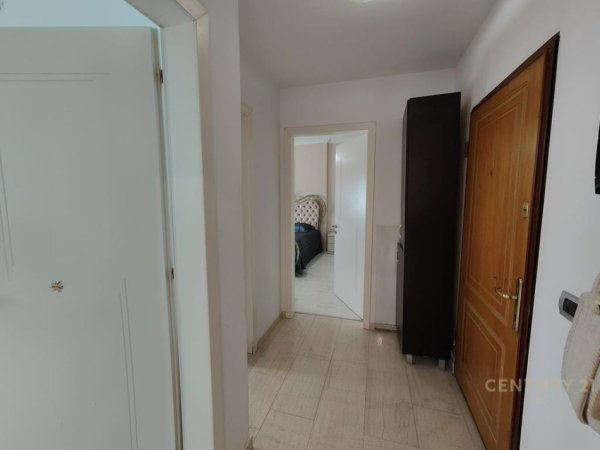 Tirane, jap me qera apartament 2+1 Kati 9, 93 m² 850 € (Myslym Shyri)