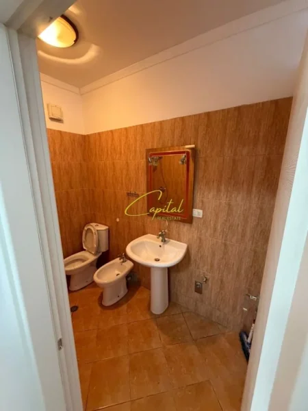 Tirane, shitet apartament 2+1 Kati 3, 75 m² 112.000 € (FRESKU)