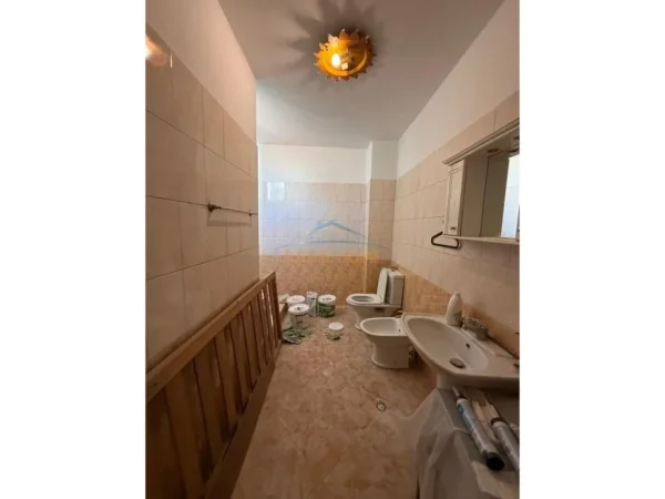 Shqiperi, shitet apartament 2+1 Kati 1, 105 m² 235.000 € (SELVIA)