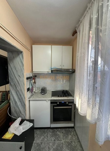 Tirane, jepet me qera apartament 2+1 Kati 4, 71 m² 600 € (Shkolla e Kuqe)