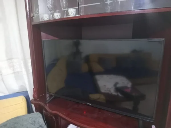 Tirane, shes Smart TV Tv 42 SMART polsh Fox 9.000 leke FULL HD