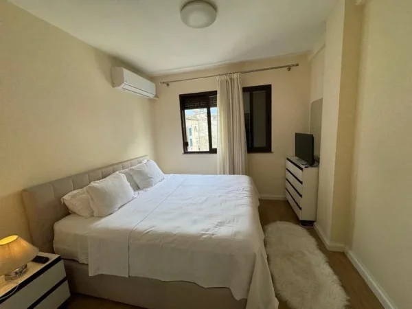 Tirane, shitet apartament 2+1+Ballkon Kati 3, 107 m² 250.000 € (Sheshi Willson)