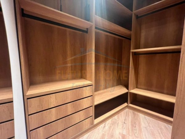 Tirane, jepet me qera apartament 2+1 Kati 1, 99 m² 2.700 € (Green valley)