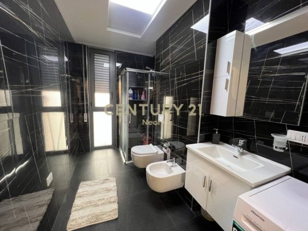 Tirane, shitet apartament 2+1+Aneks+Ballkon Kati 7, 110 m² (Neom129325)