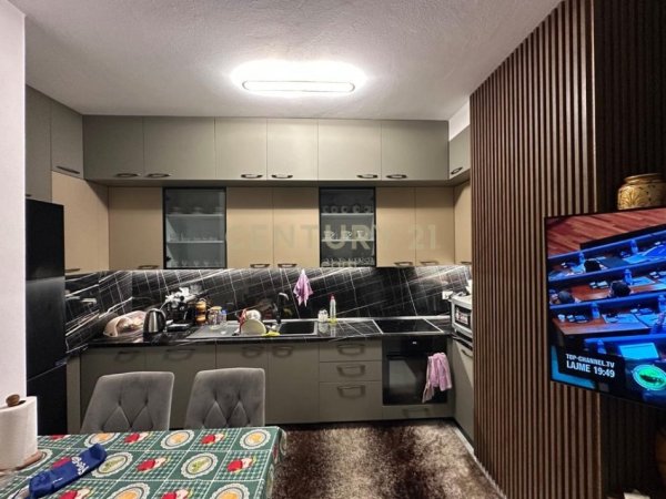 Tirane, shitet apartament 2+1+Ballkon Kati 2, 75 m² 150.000 € (Neom129329)