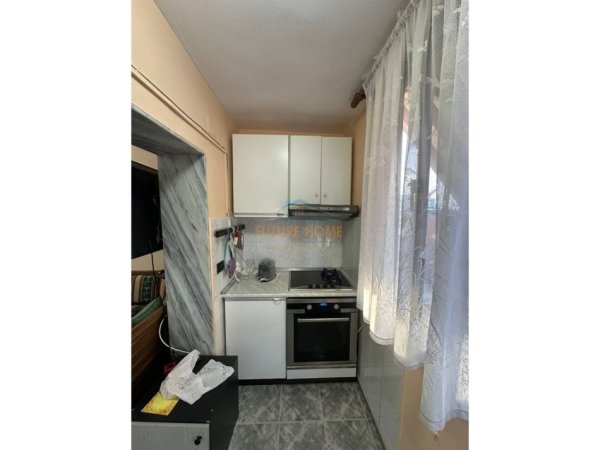 Tirane, jepet me qera apartament 2+1 Kati 4, 71 m² 600 € (SHKOLLA E KUQE)