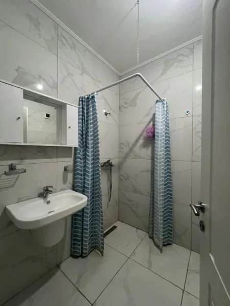 Tirane, shitet apartament 1+1 Kati 7, 72 m² 110.000 € (Astir)