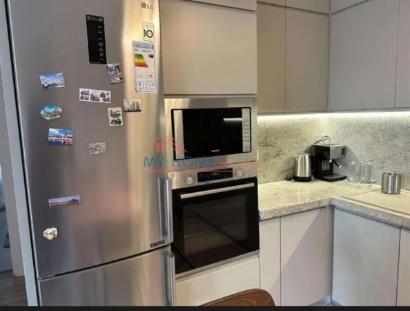 Tirane, jepet me qera apartament 2+1+Ballkon Kati 3, 100 m² 800 € (Don Bosko)