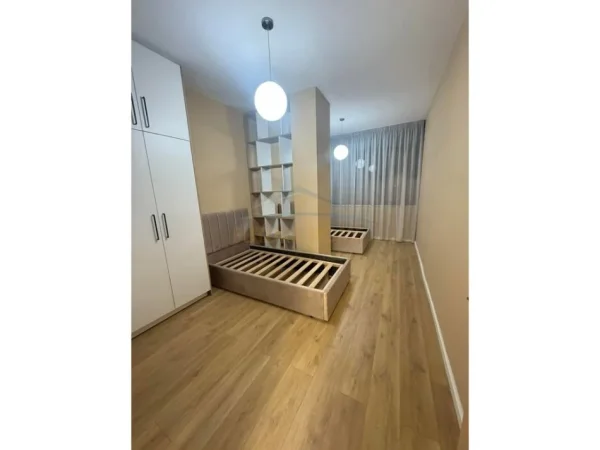 Tirane, shitet apartament 2+1+Ballkon Kati 8, 91 m² 159.000 € (Unaza e Re / Astir)