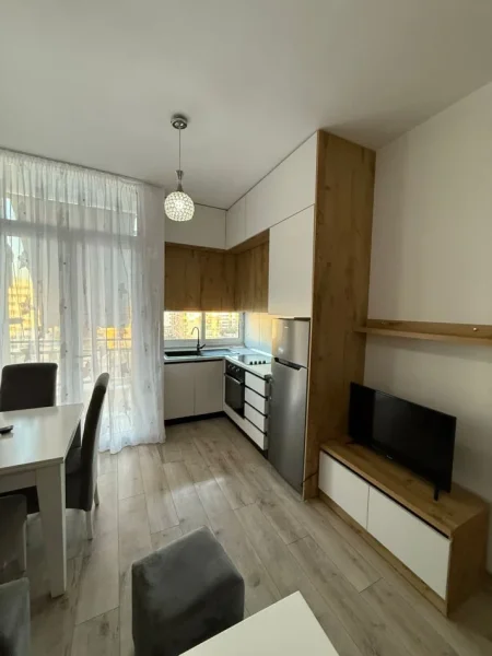 Tirane, shitet apartament 1+1 Kati 8, 46 m² 90.000 € (Rruga Loni Ligori)