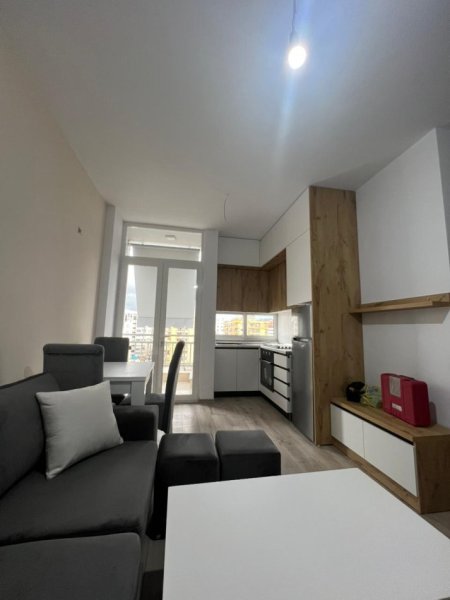 Tirane, shitet apartament 1+1 Kati 8, 46 m² 90.000 € (Rruga Loni Ligori)