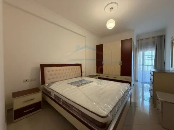 Tirane, jepet me qera apartament 2+1 Kati 5, 104 m² 500 € (pranë Eja Studio.)