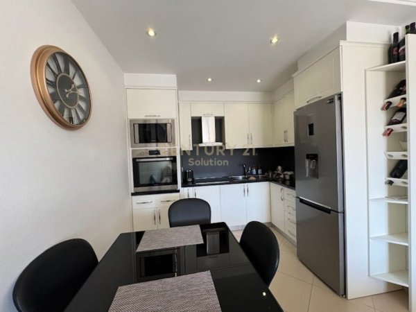 Tirane, jepet me qera apartament 2+1+Ballkon Kati 6, 115 m² 550 € (ASTIR)