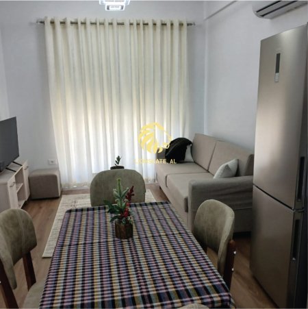 Tirane, jepet me qera apartament 1+1+Ballkon Kati 7, 40 m² 400 € (Ali Demi)