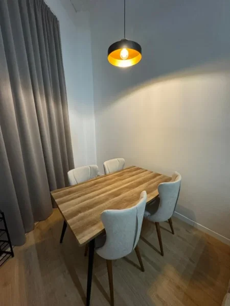 Tirane, jepet me qera apartament 1+1 Kati 1, 80 m² 700 € (RRUGA E DURRESIT)