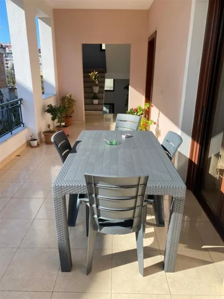 Tirane, jepet me qera apartament 2 Katshe Kati 2, 369 m² 900 € (LAPRAKE)