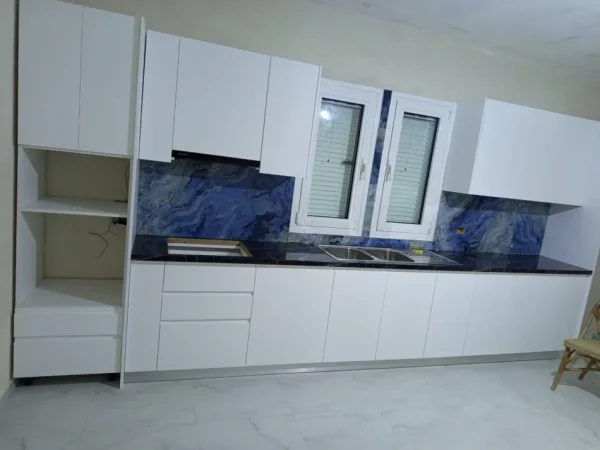 Tirane, jepet me qera apartament 2+1 Kati 3, 100 m² 400 € (qytet studenti)