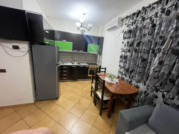 Tirane, jepet me qera apartament 1+1 Kati 2, 75 m² 350 € (5 maj)