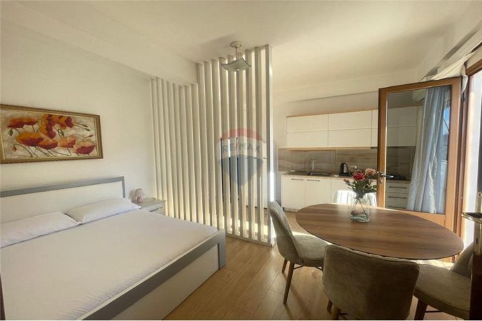 Vlore, jepet me qera apartament 2+1 Kati 3, 120 m² 600 € (Centrale,Vlore)