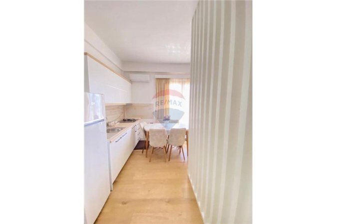 Vlore, jepet me qera apartament 2+1 Kati 3, 120 m² 600 € (Centrale,Vlore)