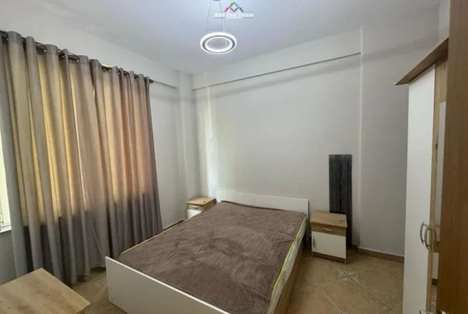 Tirane, jepet me qera apartament 1+1 Kati 2, 60 m² 400 € (Rruga Fuat Toptani)