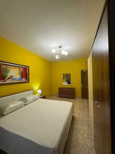 Tirane, jepet me qera apartament 1+1+Ballkon Kati 7, 63 m² 500 € (STACIONI TRENIT)