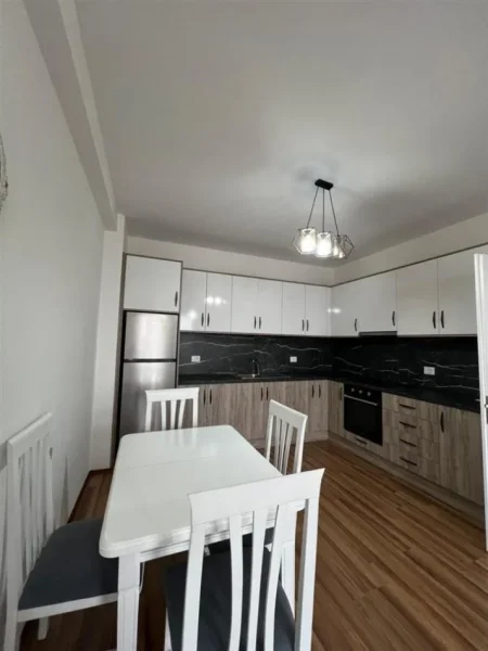 Tirane, shitet apartament 1+1 Kati 7, 73 m² 110.000 € (ASTIR)