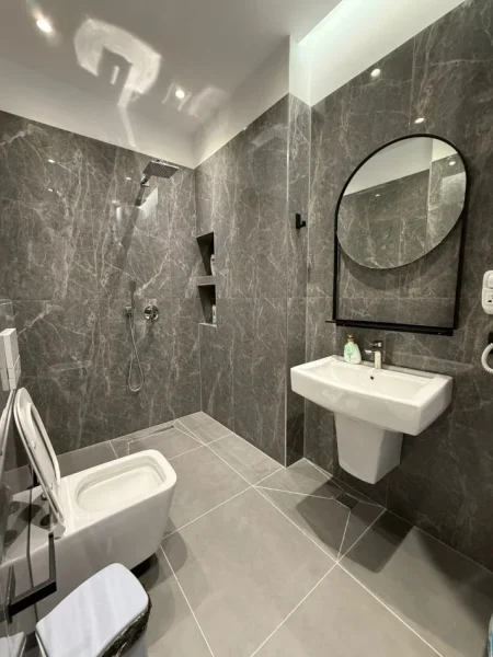 Tirane, jepet me qera apartament 1+1+Ballkon Kati 4, 60 m² 530 € (Rruga 5 Maji)