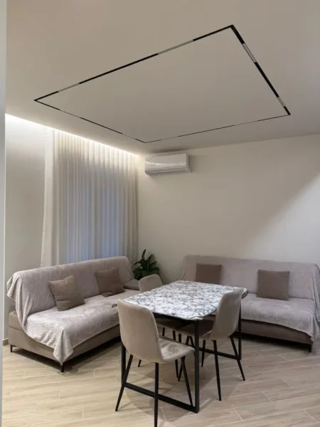 Tirane, jepet me qera apartament 1+1+Ballkon Kati 4, 60 m² 530 € (Rruga 5 Maji)