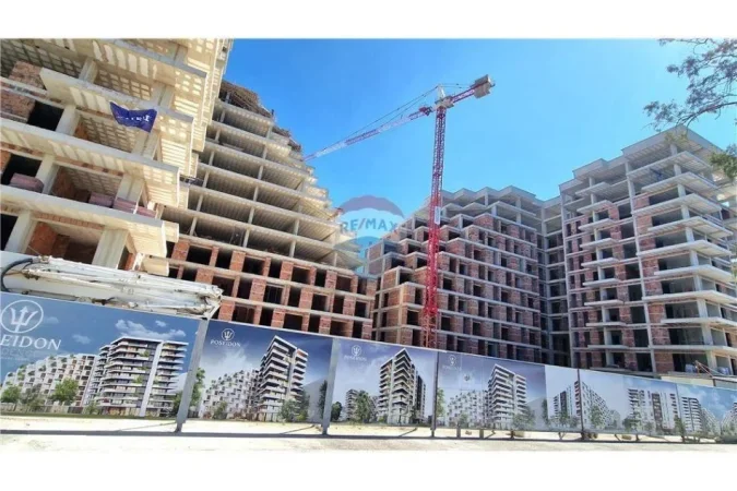 Vlore, shitet ambjent biznesi Kati 0, 126 m² (Kompleksi Poseidon, Lungomare, Vlorë)