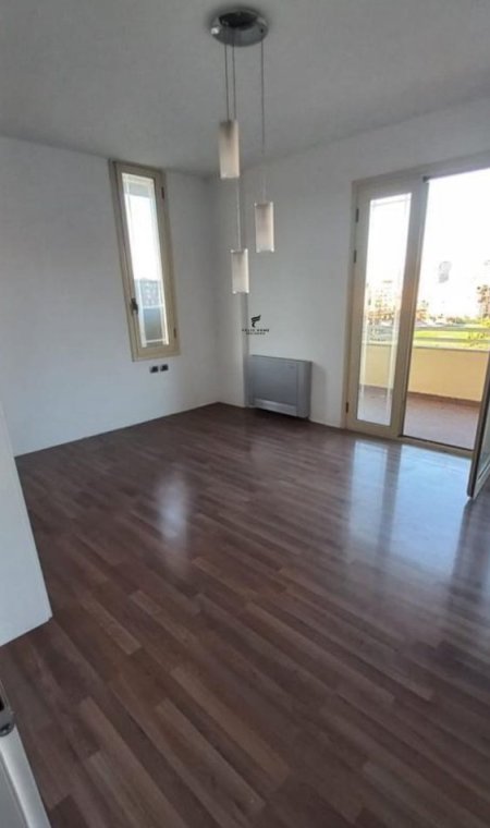 Tirane, shitet 2+1 Kati 4, 150 m² 356.000 € (LIQENI ARTIFICIAL)