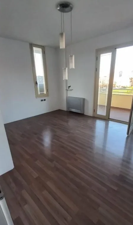 Tirane, shitet 2+1 Kati 4, 150 m² 356.000 € (LIQENI ARTIFICIAL)
