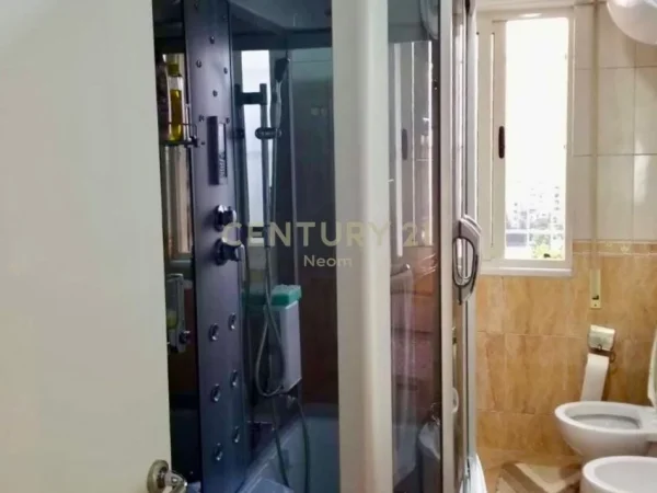 Tirane, shitet apartament 2+1+Aneks+Ballkon Kati 10, 124 m² 270.000 € (Neom129480)