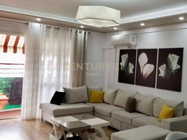 Tirane, shitet apartament 2+1+Aneks+Ballkon Kati 10, 124 m² 270.000 € (Neom129480)