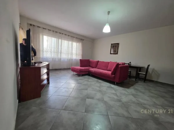 Tirane, jap me qera apartament 1+1 Kati 4, 78 m² 400 € (Astir)