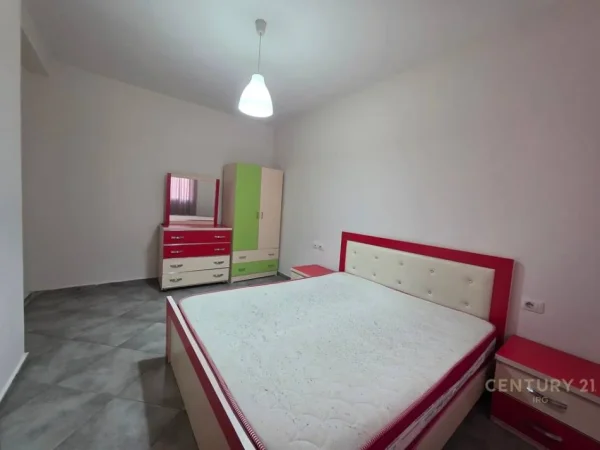 Tirane, jap me qera apartament 1+1 Kati 4, 78 m² 400 € (Astir)