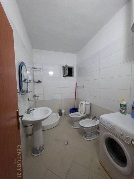Tirane, jap me qera apartament 1+1 Kati 4, 78 m² 400 € (Astir)