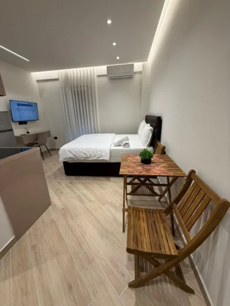 Tirane, jepet me qera garsonier 1+1 Kati 4, 40 m² 430 € (Rruga 5 Maji)