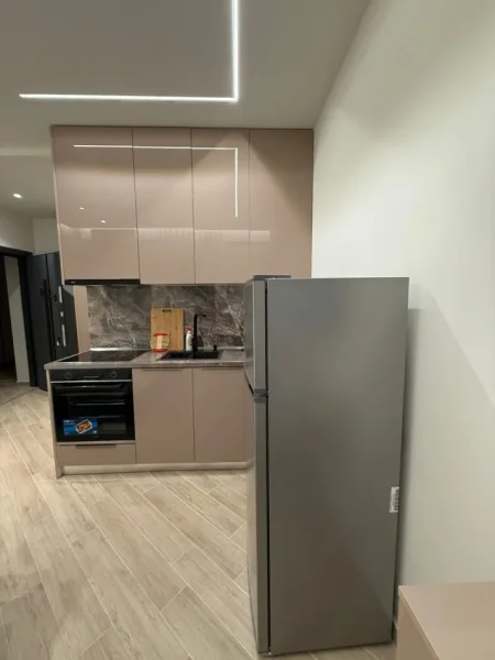 Tirane, jepet me qera garsonier 1+1 Kati 4, 40 m² 430 € (Rruga 5 Maji)