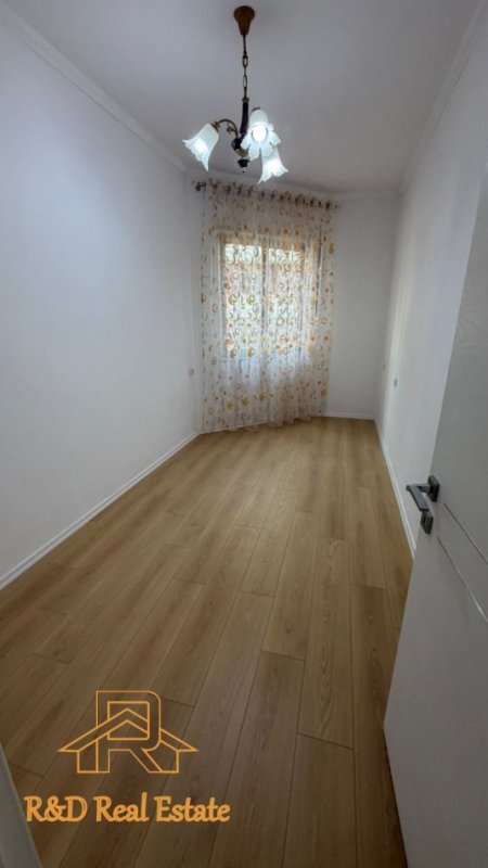 Tirane, shitet apartament 1+1+Ballkon Kati 3, 69 m² 91.000 € (Rruga Thesarit Fresk)