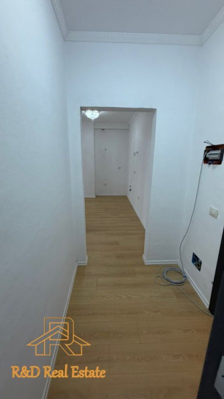Tirane, shitet apartament 1+1+Ballkon Kati 3, 69 m² 91.000 € (Rruga Thesarit Fresk)