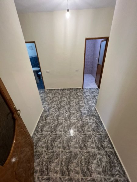Tirane, jepet me qera zyre Kati 3, 120 m² 1.200 € (Rruga Tish Dahia)