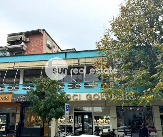 Shkoder, jepet me qera ambjent biznesi Kati 1, 312 m² 2.000 € (RUS)