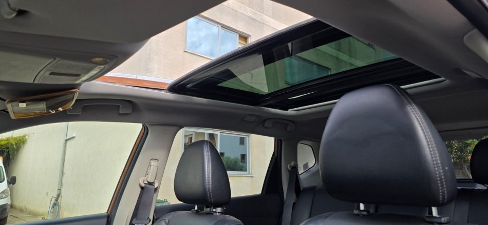 Durres, shes SUV Nissan X-Trail 2016 Nafte, kafe tiptronik Klima 189.000 km 9900 €