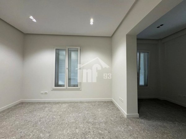 Tirane, jepet me qera zyre , 440 m² 9.000 € (PRANE AMBASADES AMERIKANE)