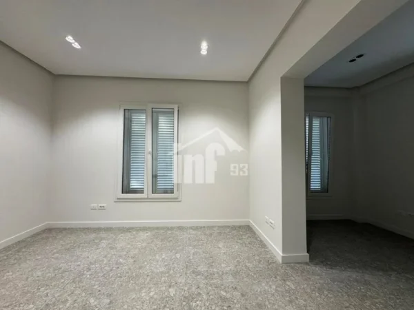 Tirane, jepet me qera zyre , 440 m² 9.000 € (PRANE AMBASADES AMERIKANE)