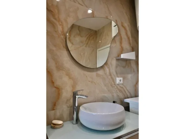 Tirane, jap me qera apartament 2+1 Kati 5, 76 m² 650 € (Pallati me Shigjeta)