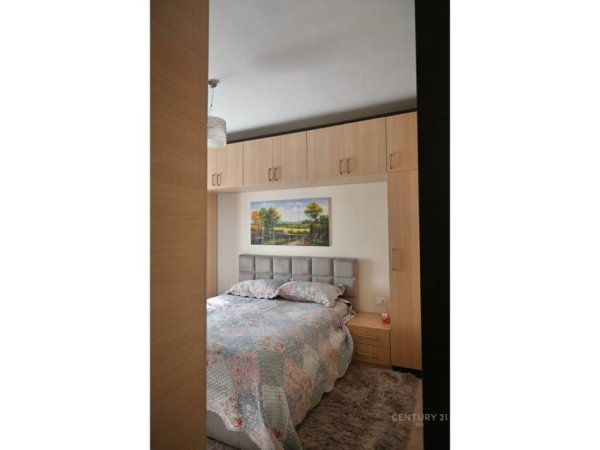 Tirane, jap me qera apartament 2+1 Kati 5, 76 m² 650 € (Pallati me Shigjeta)