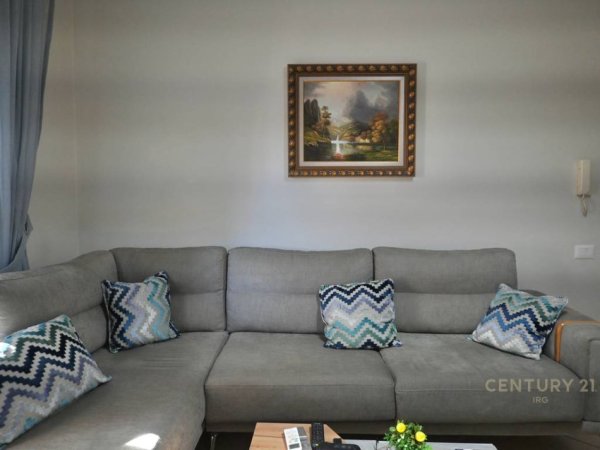 Tirane, jap me qera apartament 2+1 Kati 5, 76 m² 650 € (Pallati me Shigjeta)