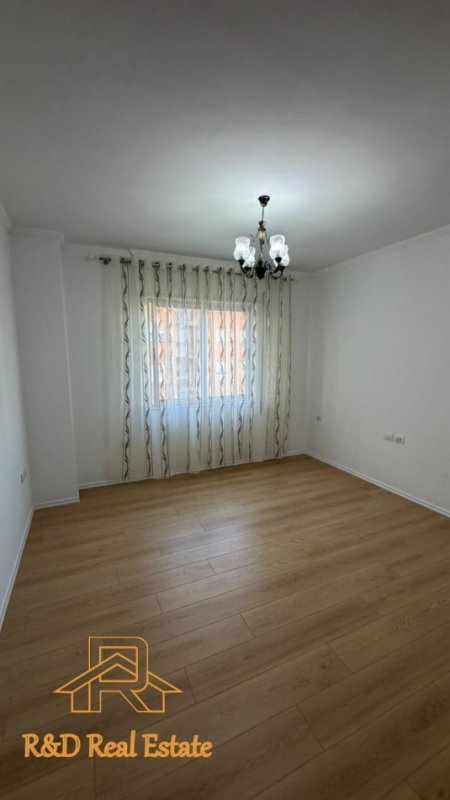 Tirane, shitet apartament 2+1+Ballkon Kati 3, 75 m² 112.000 € (Fresk (Spar 2))